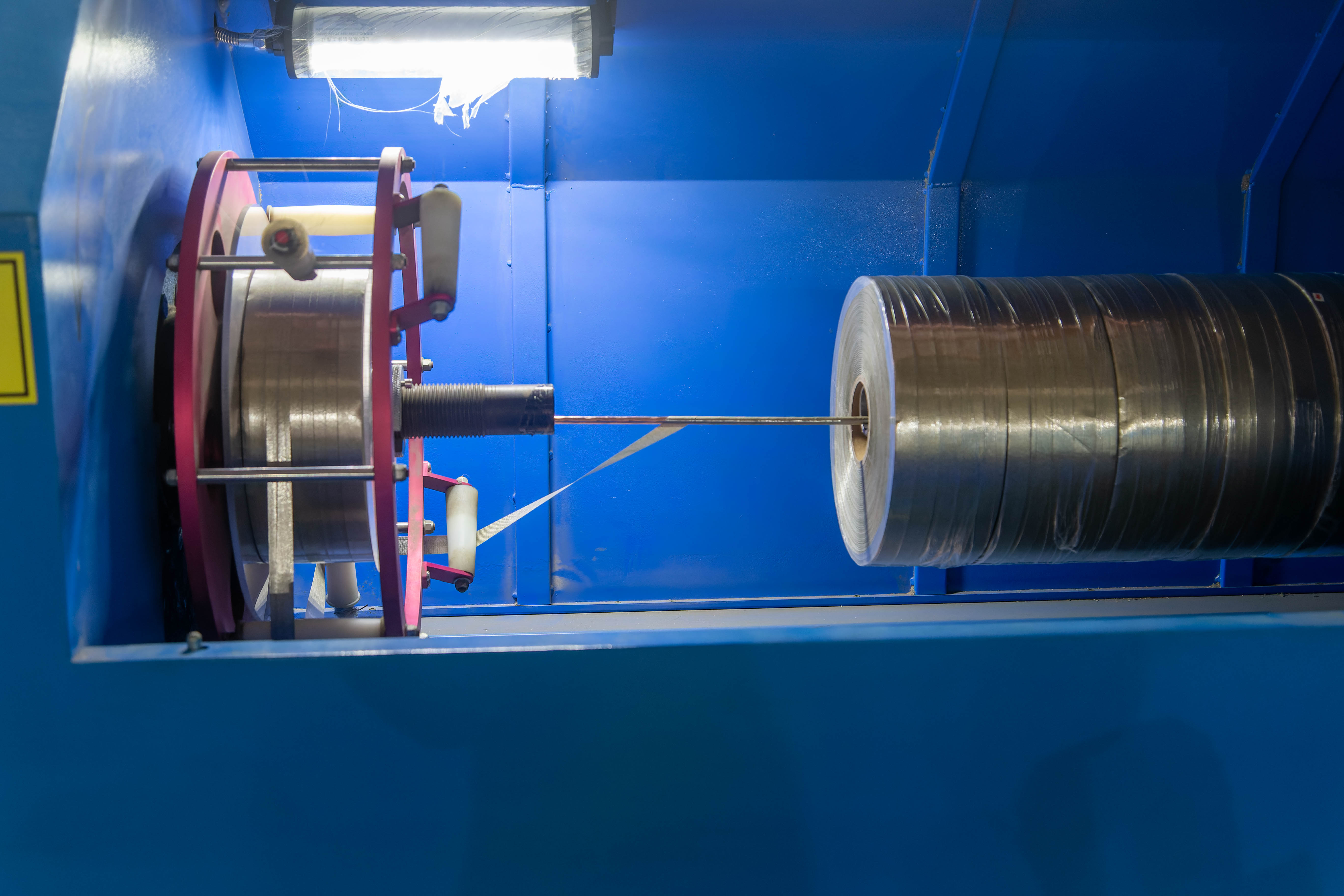 高压电缆生产车间