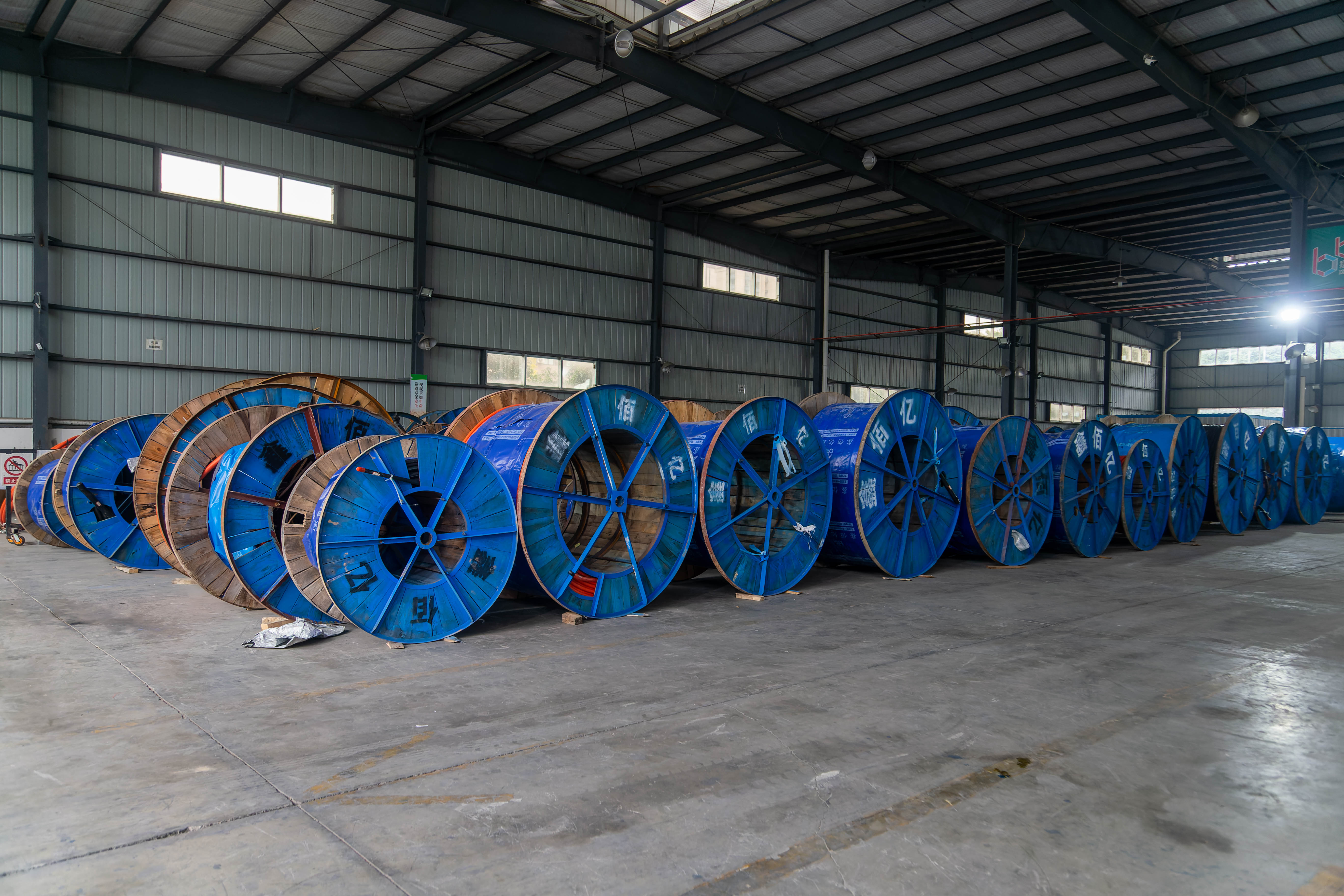 四川电线电缆生产车间