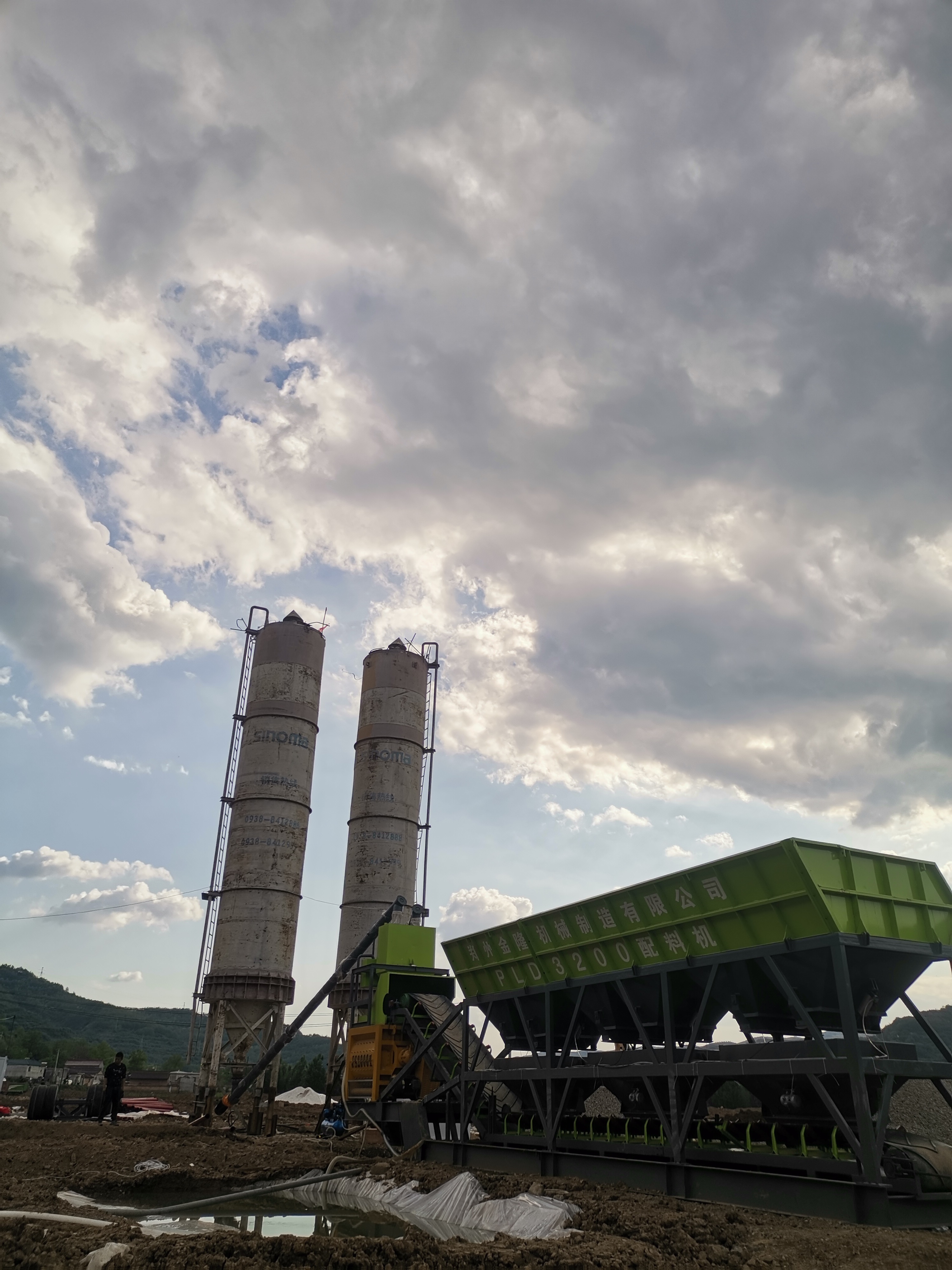 可移動(dòng)攪拌站設(shè)備展示