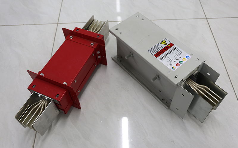 母线槽自动化生产车间一角