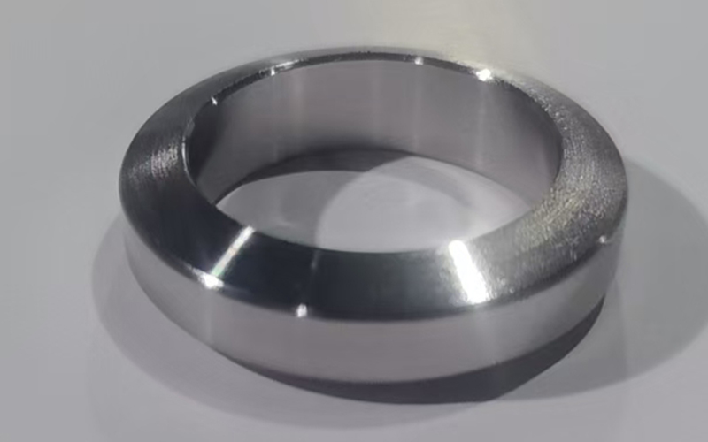 現(xiàn)代化生產(chǎn)基地與質(zhì)檢實驗室