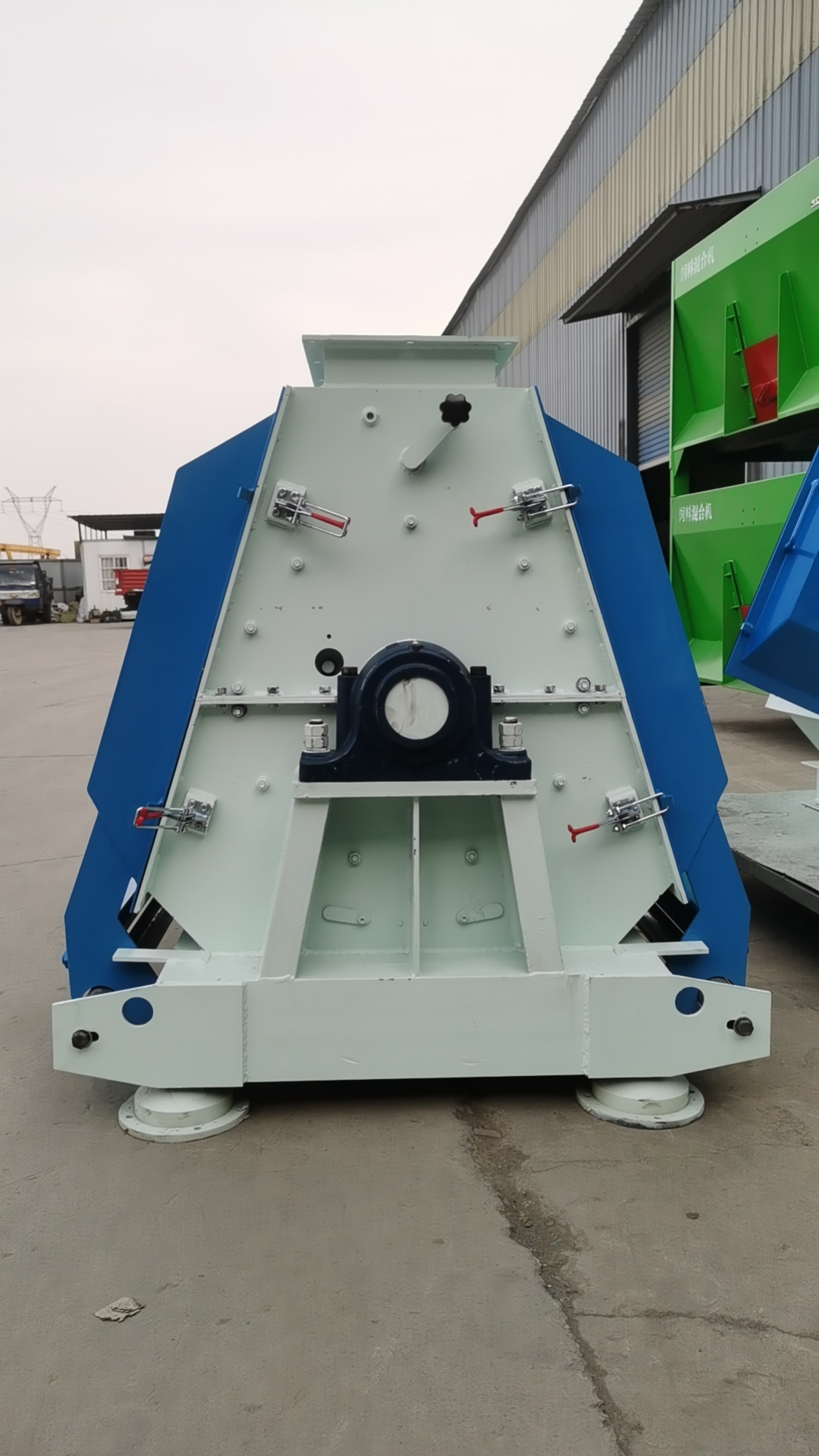 水滴式粉碎机外观