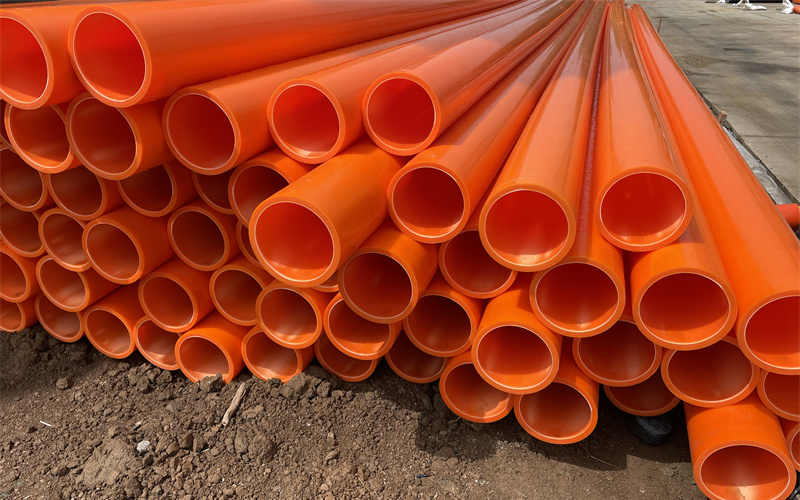 現(xiàn)代化管道生產(chǎn)線