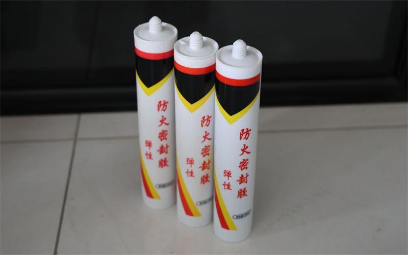 高效机械化喷涂施工场景