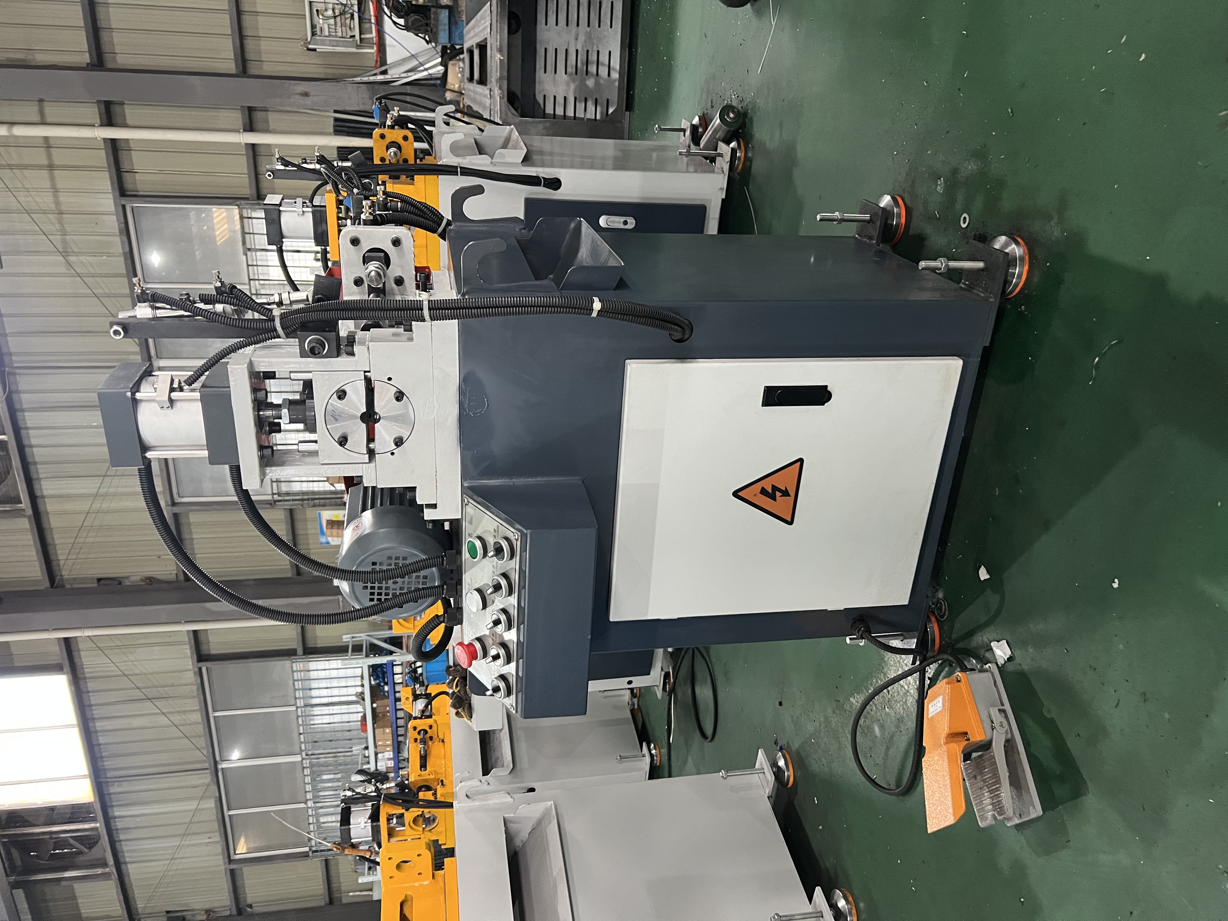 全自动弯管机设备外观