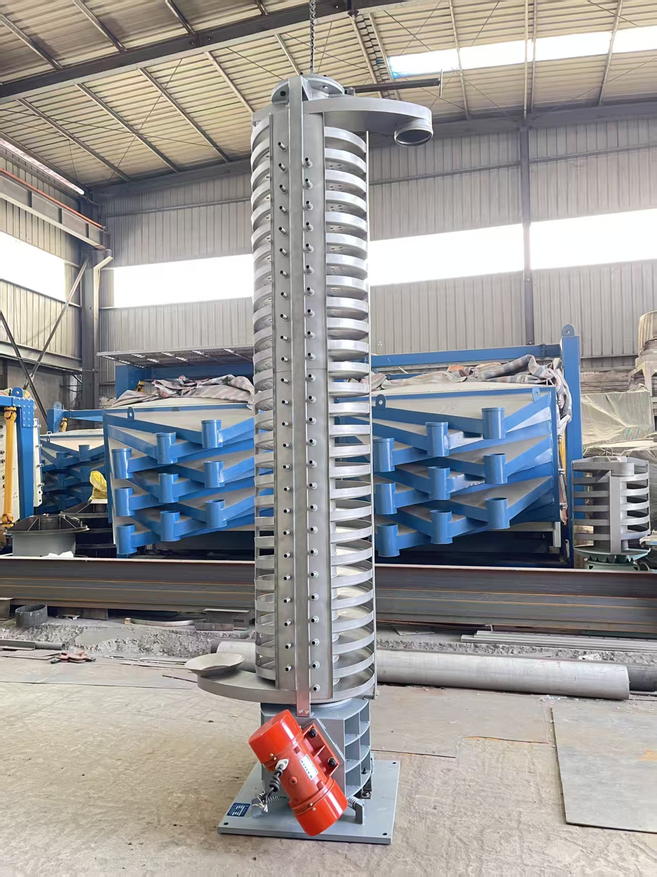 垂直振动提升机工作示意图