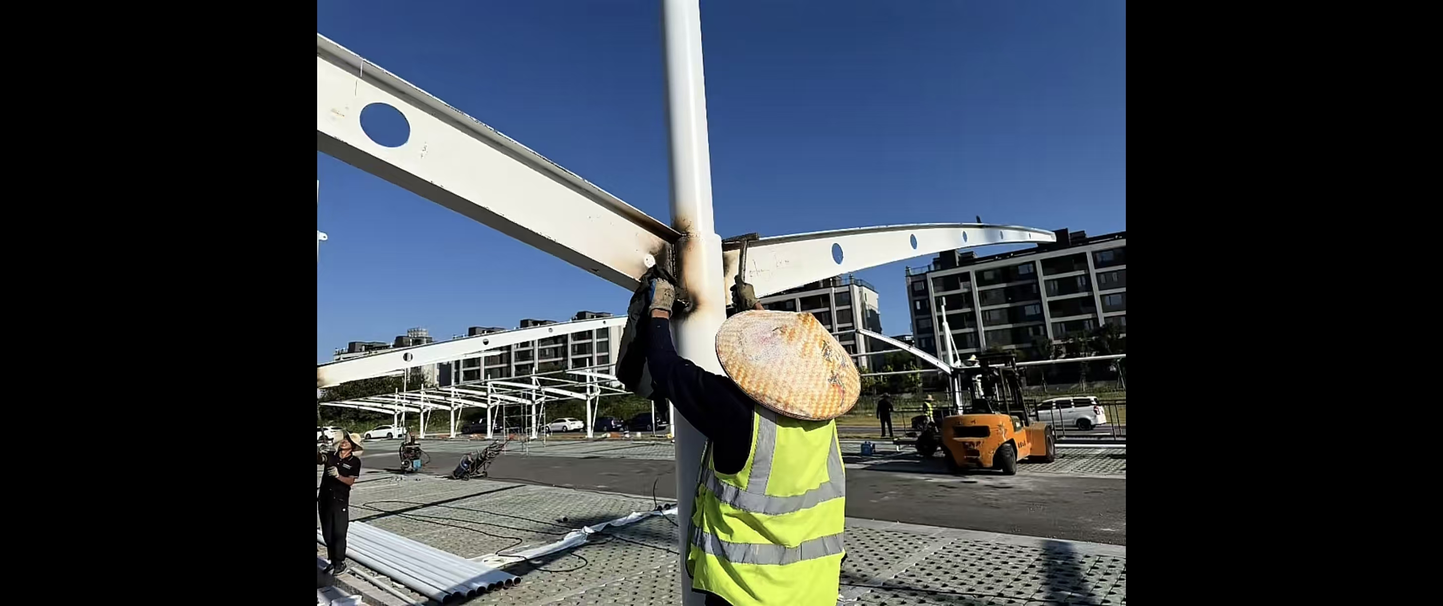 膜结构生产车间一角