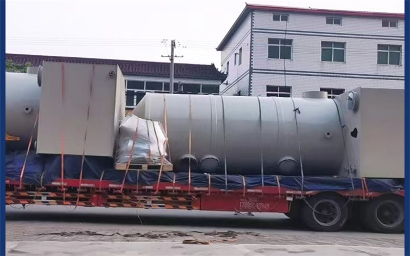 大型环保设备工程安装现场