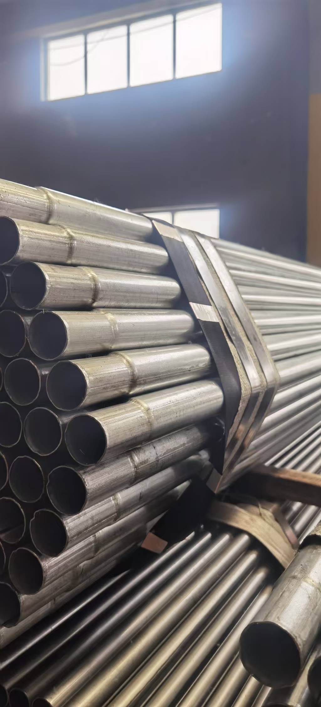 不同规格下料管在养殖场的应用