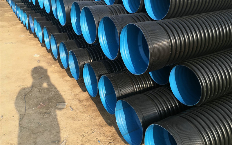 钢带增强PE波纹管生产现场