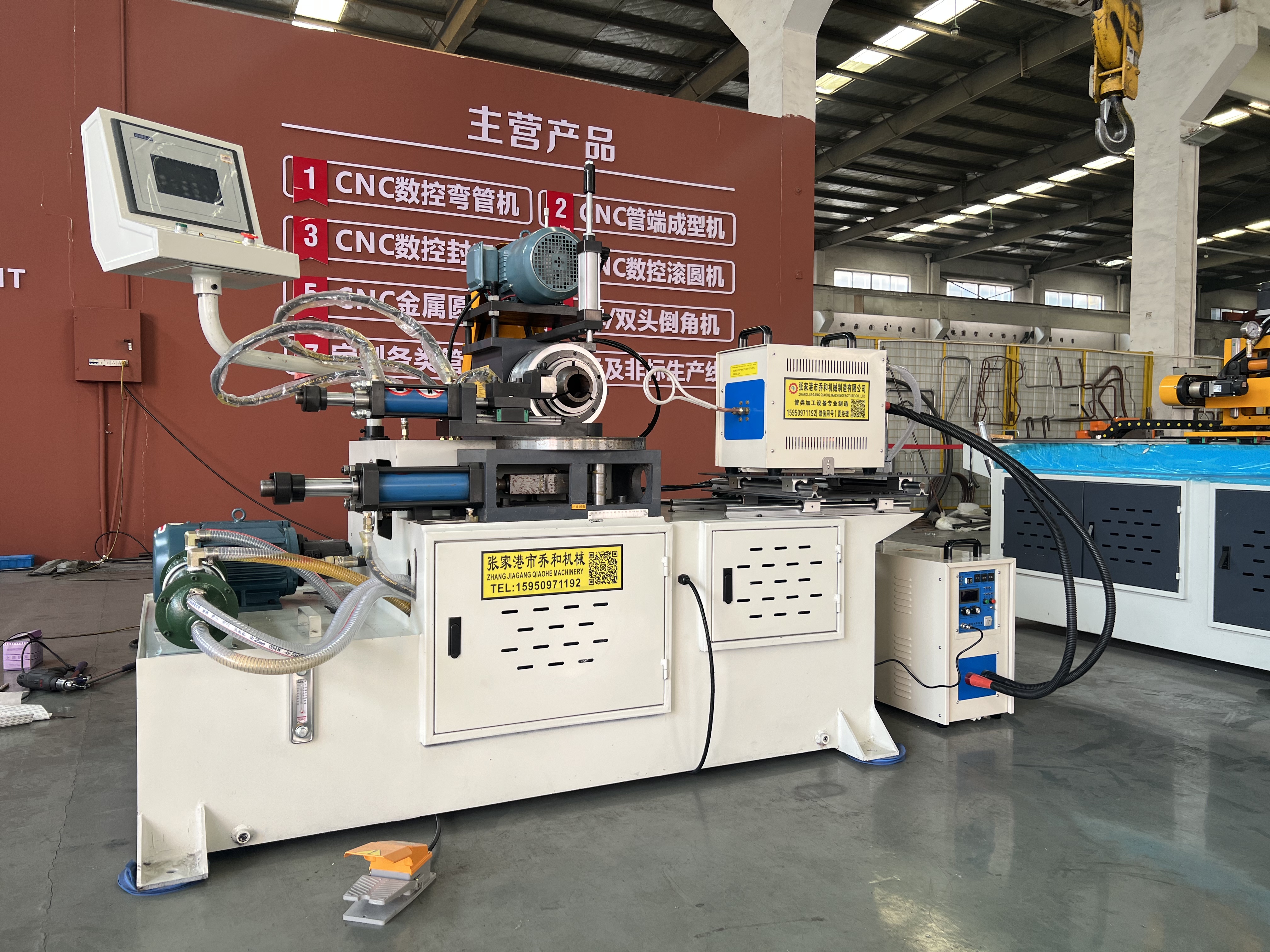 现代化智能工厂中的自动化生产线