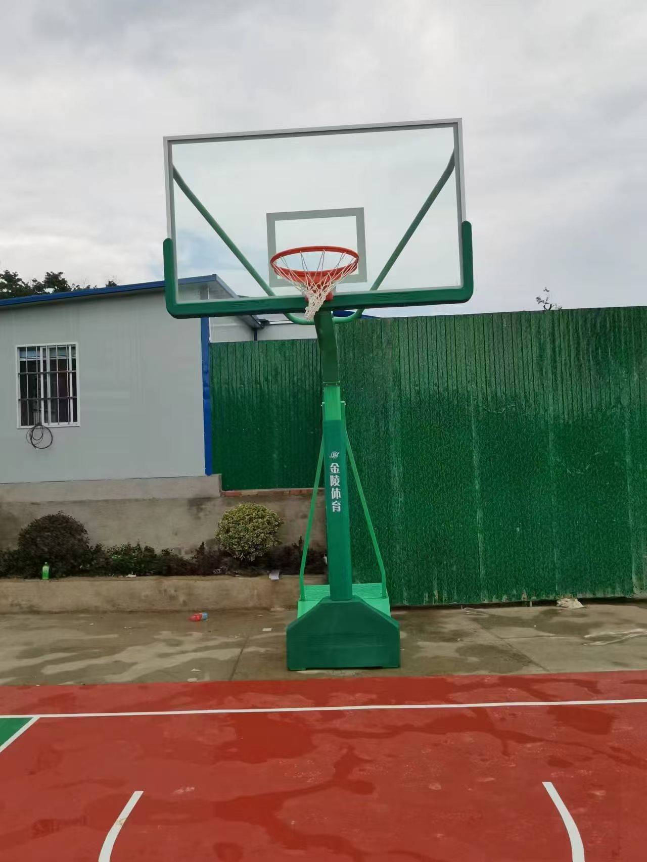综合性体育用品仓库与配送