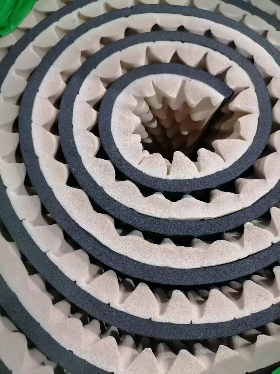 自粘隔音鸡蛋棉