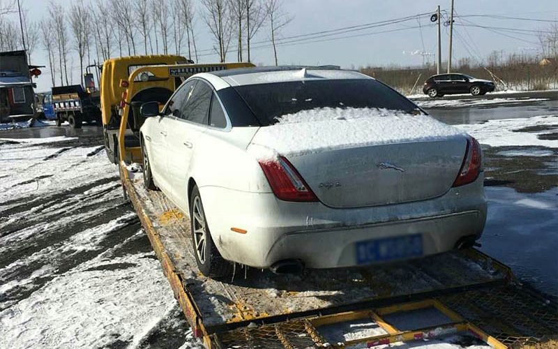 雪地车辆救援