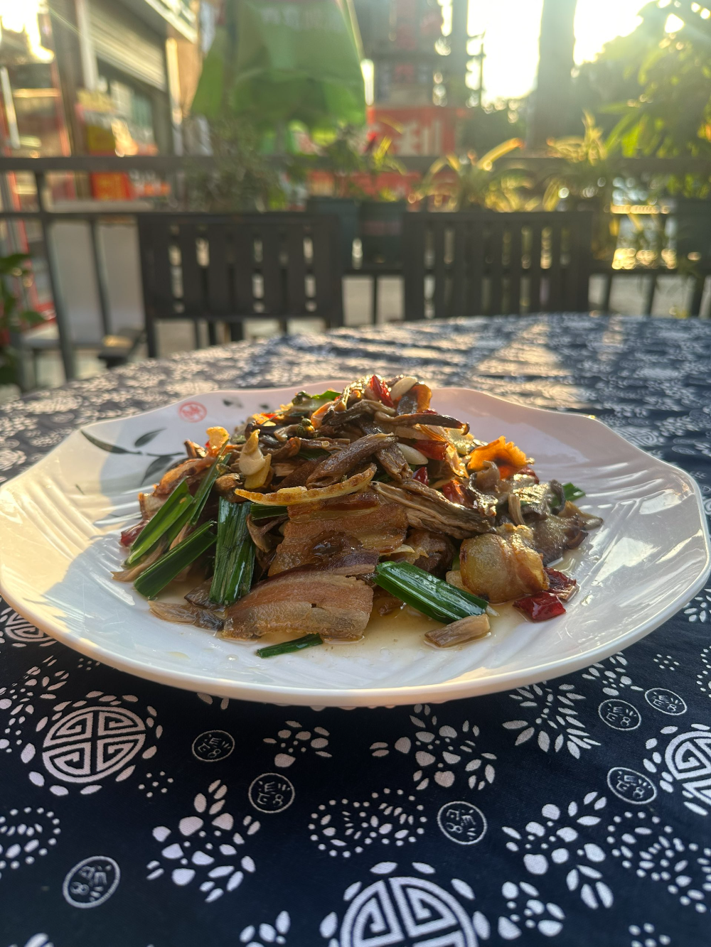 遵义周边必吃旅游美食就餐指南，地道风味如何选