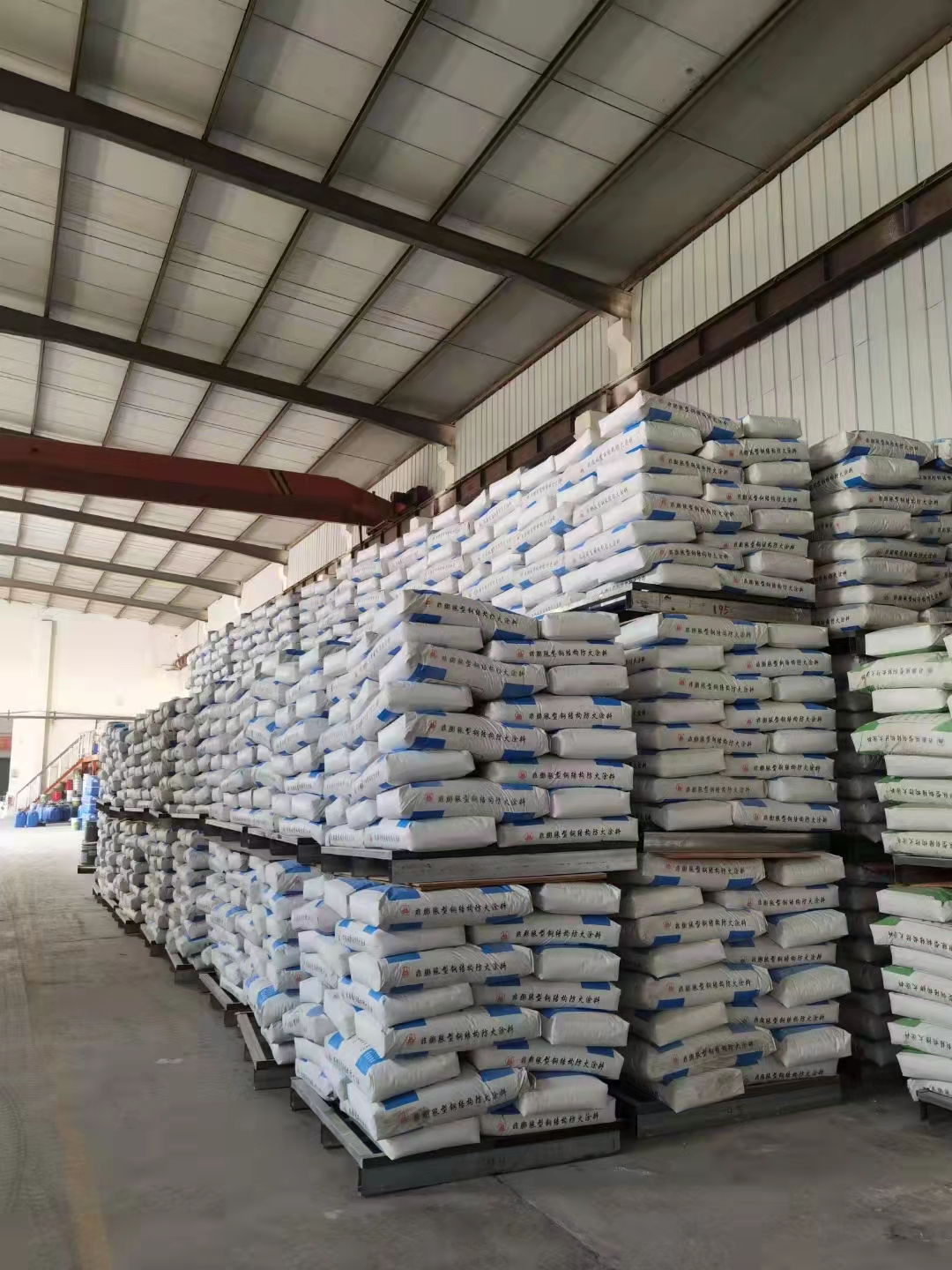 华成防火涂料生产车间