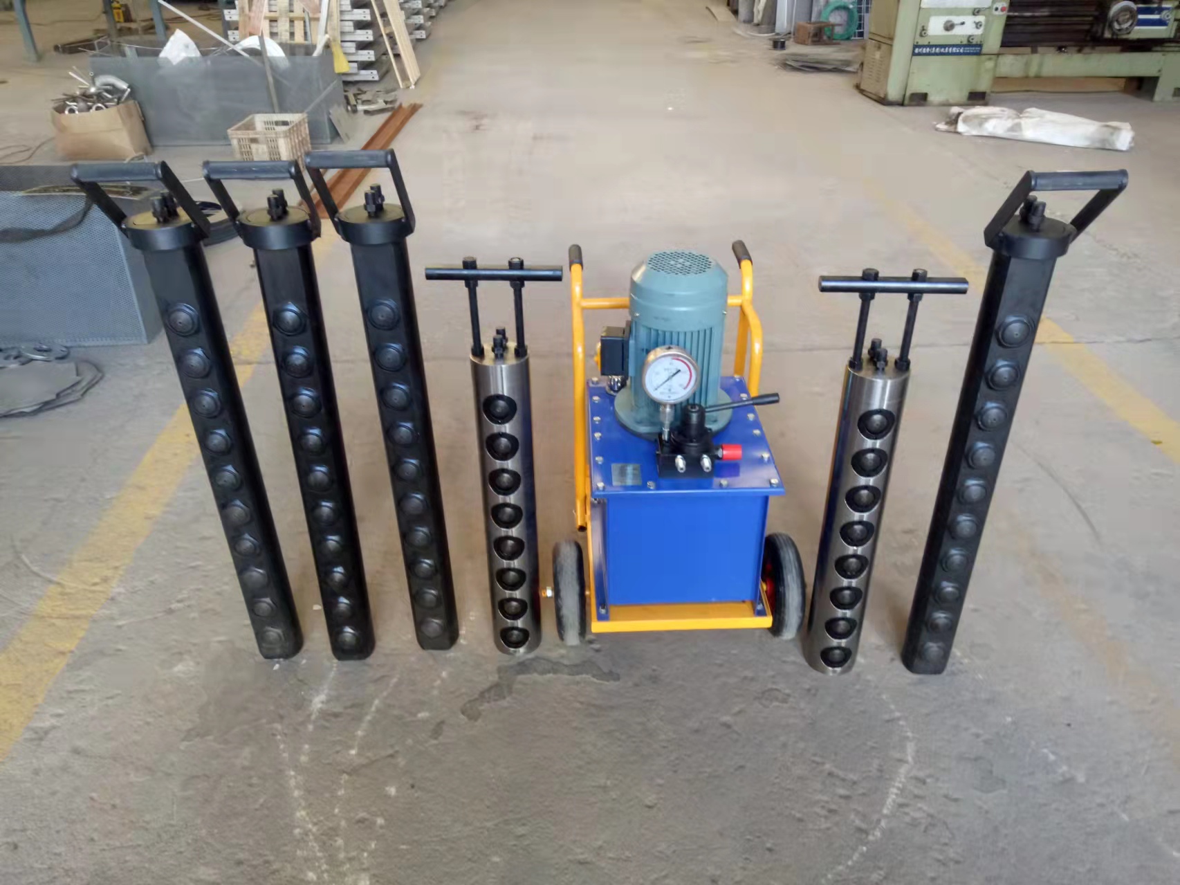 路志旗机械工厂内部环境