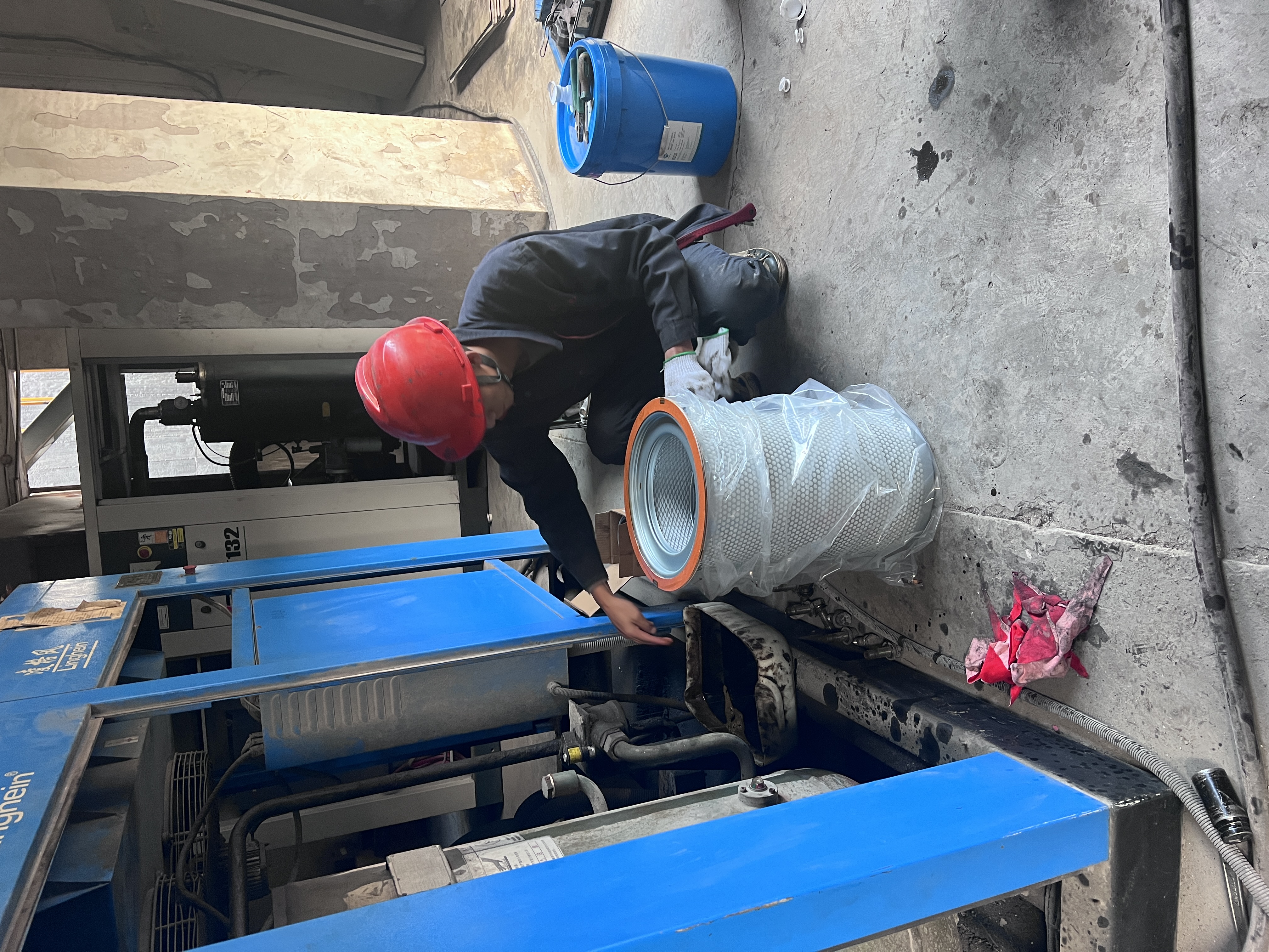 制氮机维护现场