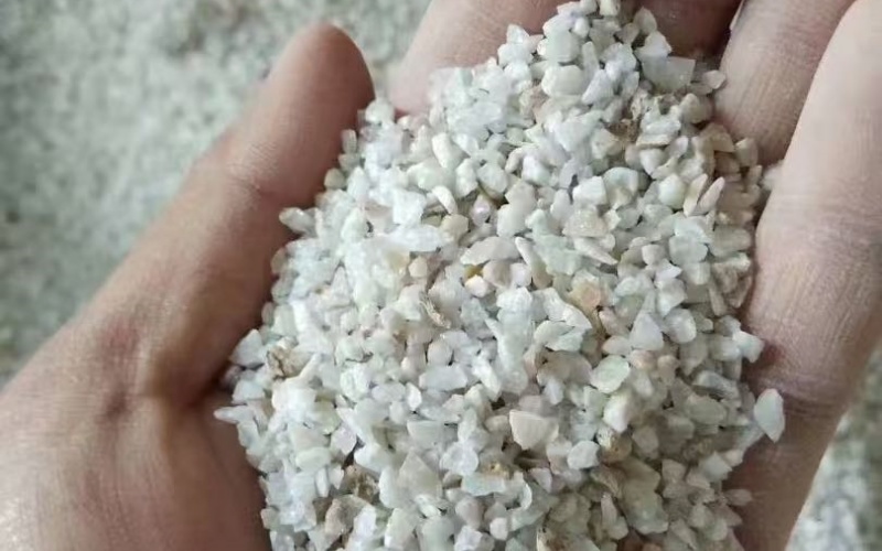 石英砂开采现场