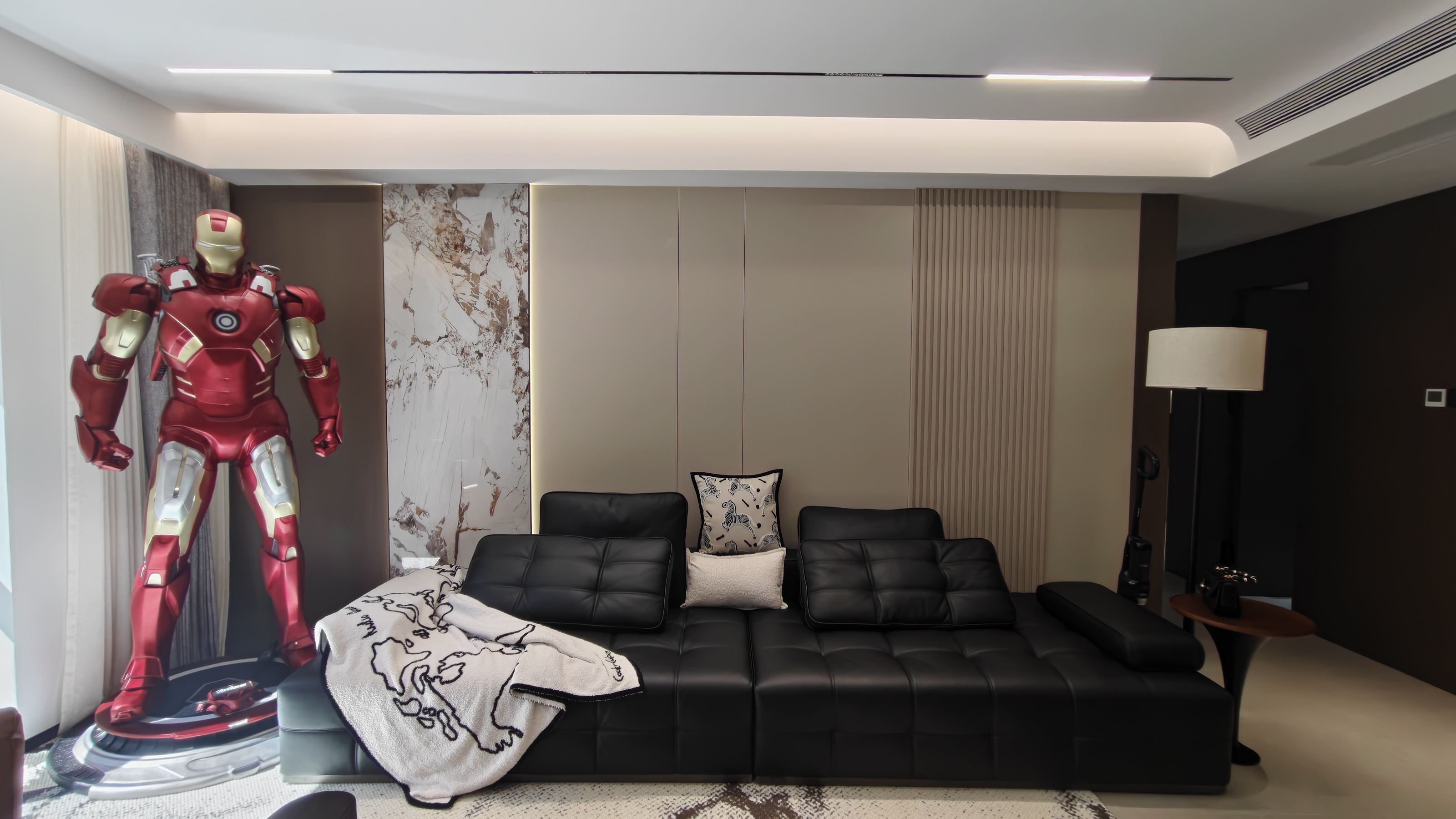 高端衣帽间效果图