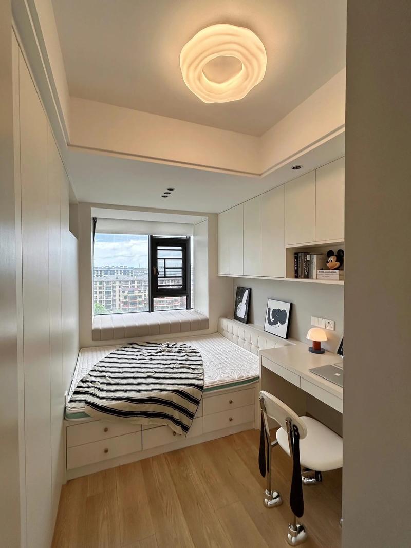 雅阁定制现代榻榻米设计