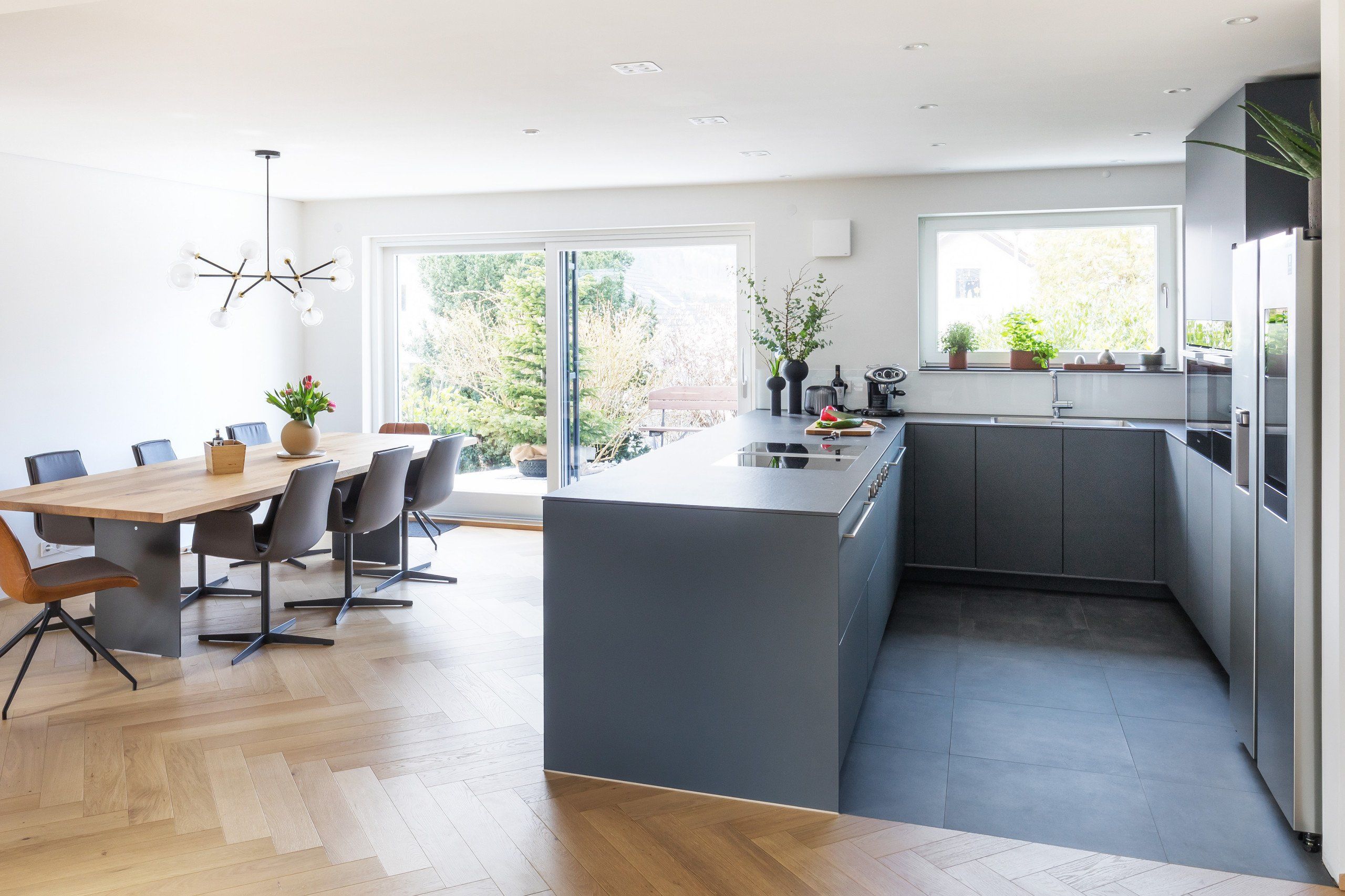 轻奢餐边柜设计