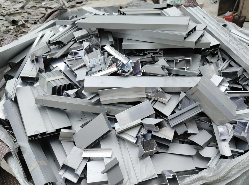 鑫升金属回收现场操作