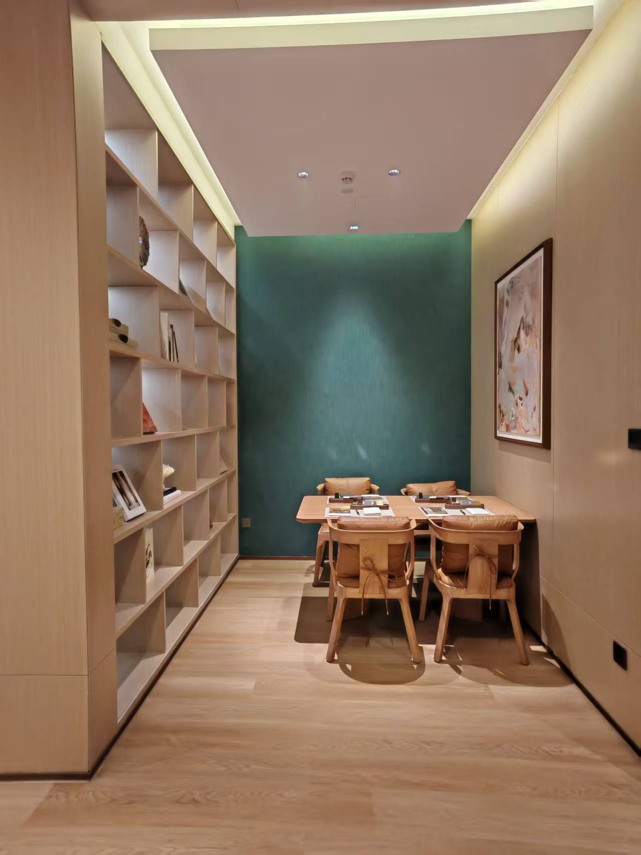 不同场景下的餐桌定制应用