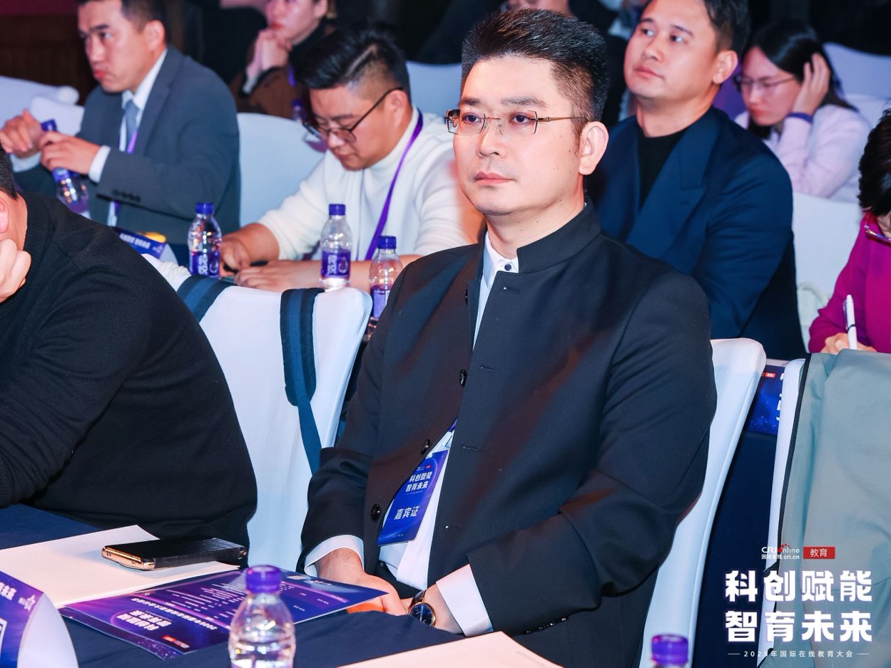 学员在独立研发实验室进行项目实战