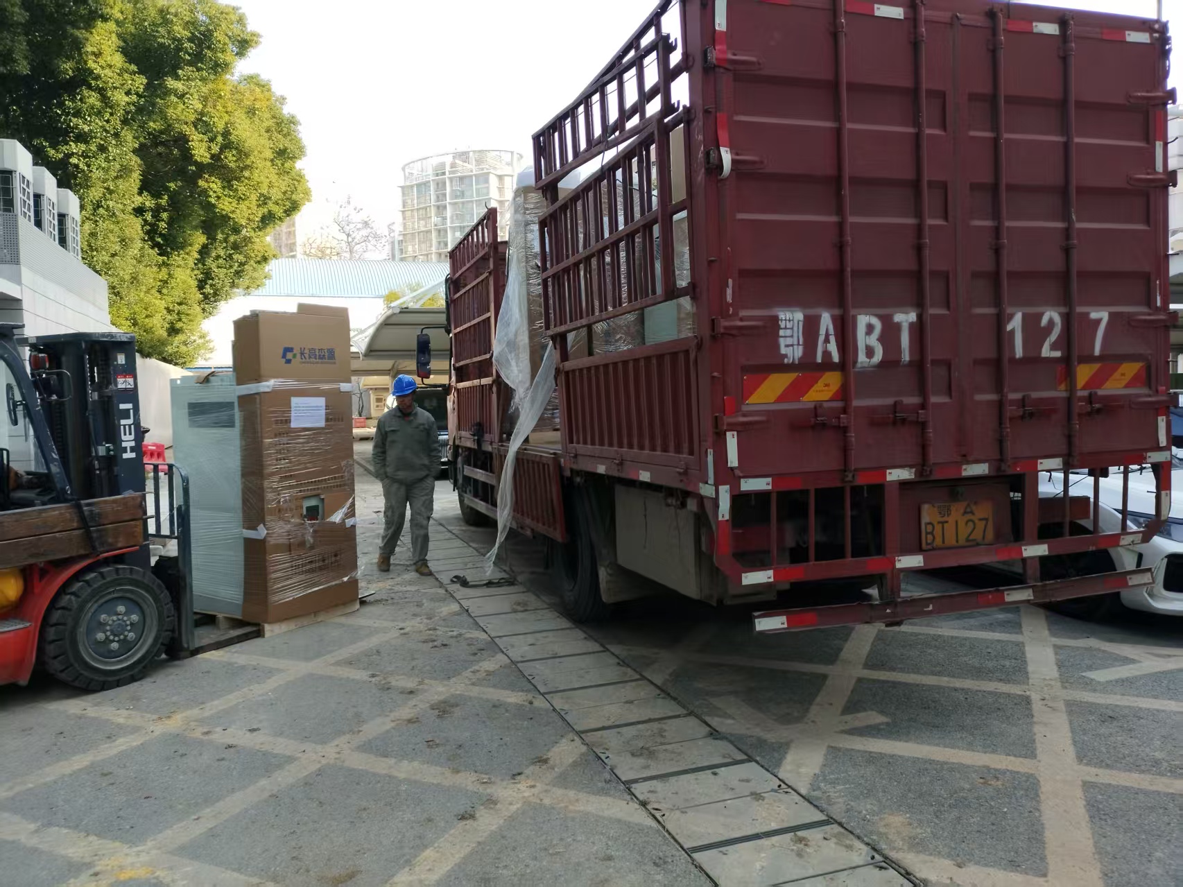 货运代理工作场景