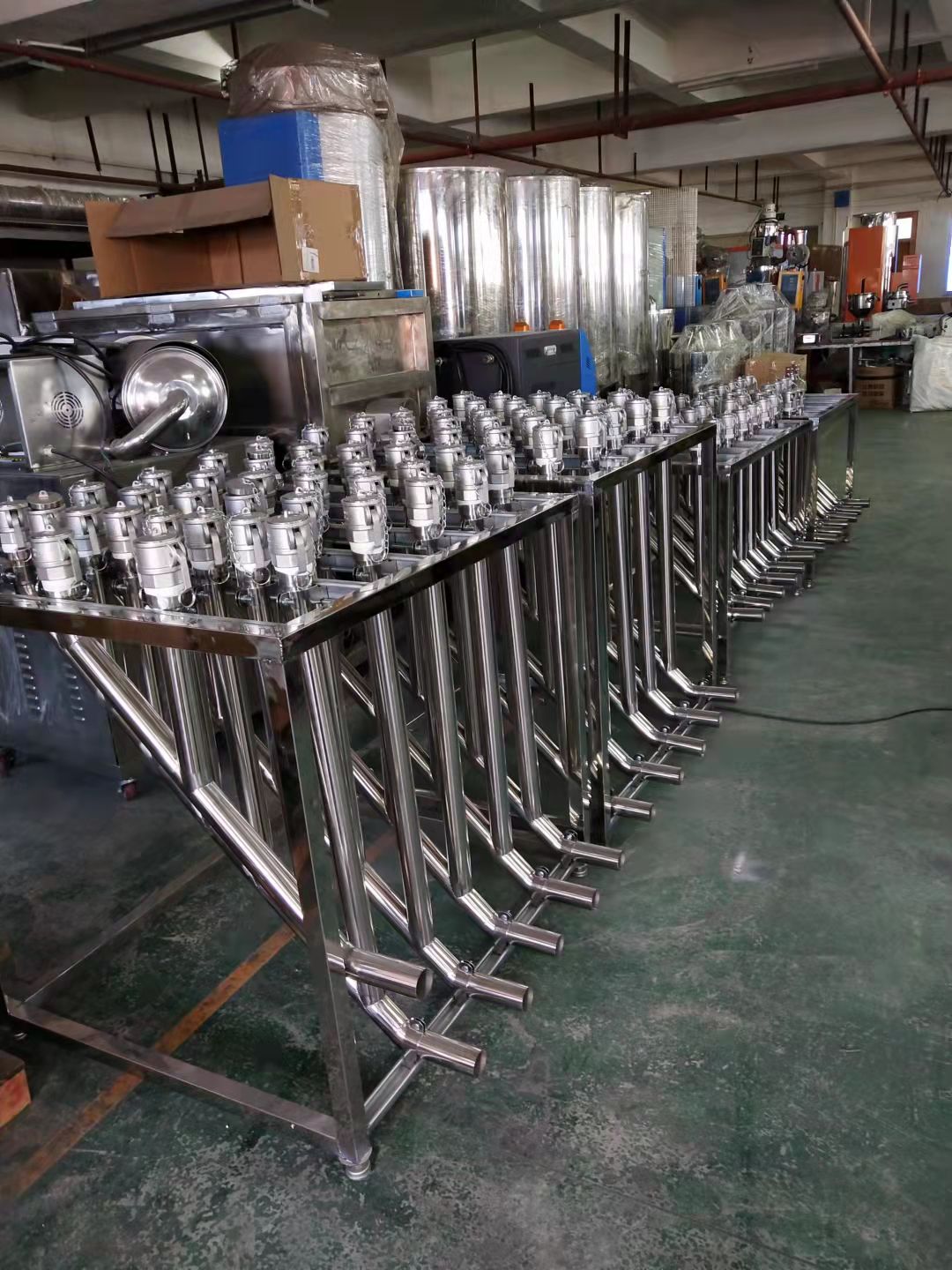 塑拓机械中央供料系统应用车间实景