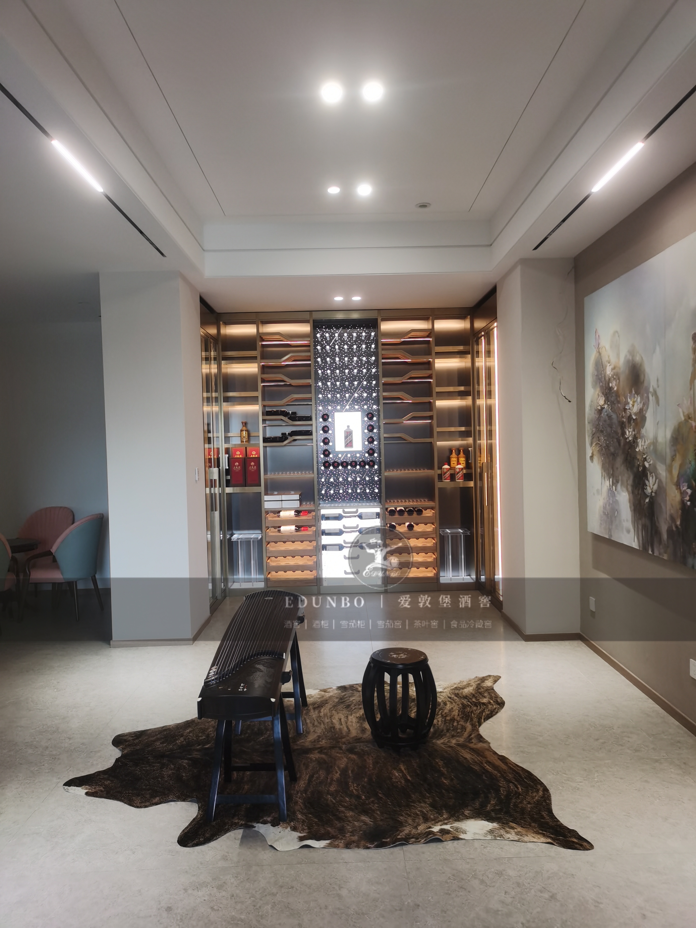 酒柜内部结构展示