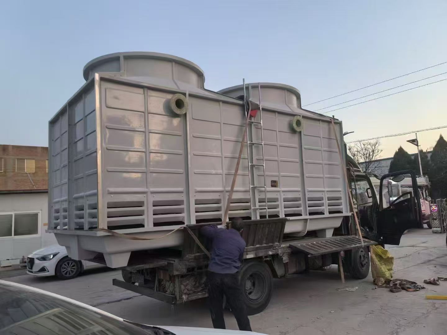 玻璃钢桥架在各类工程中的实际应用