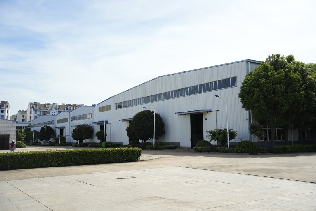 现代化平衡机生产车间