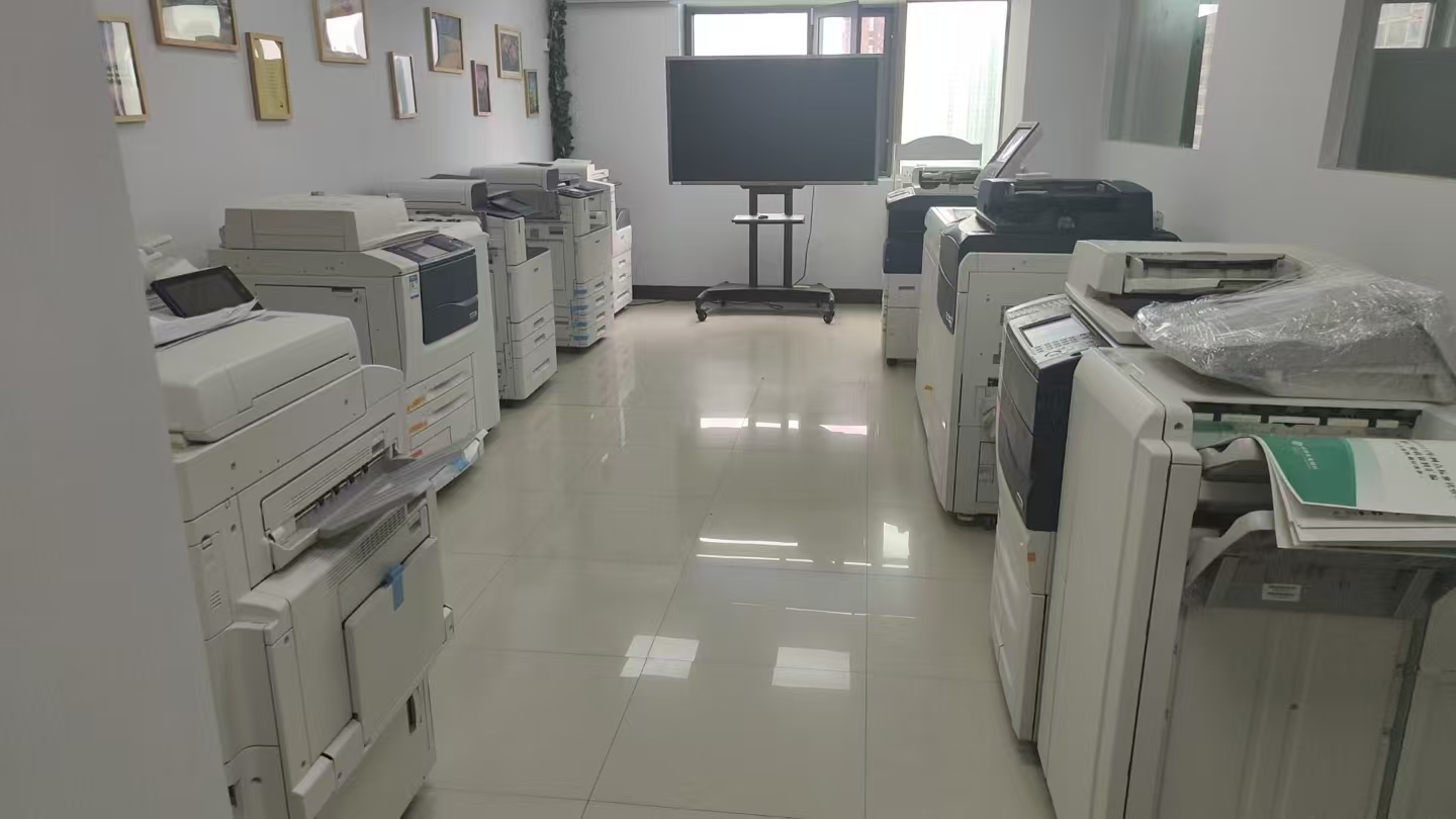 多种办公设备展示