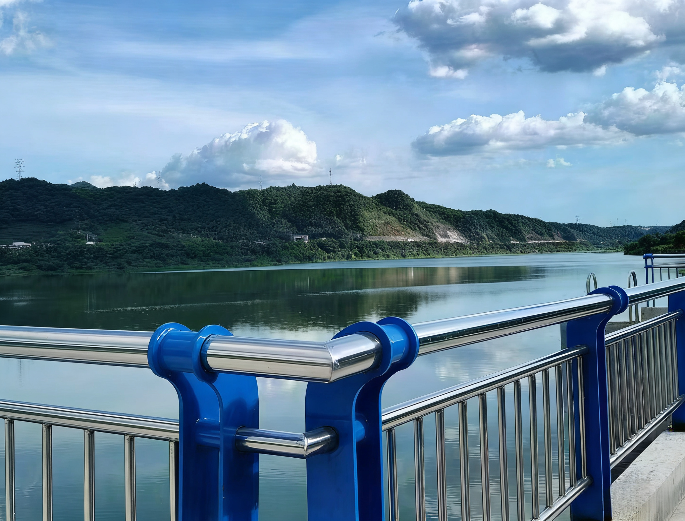 灯光护栏细节工艺展示