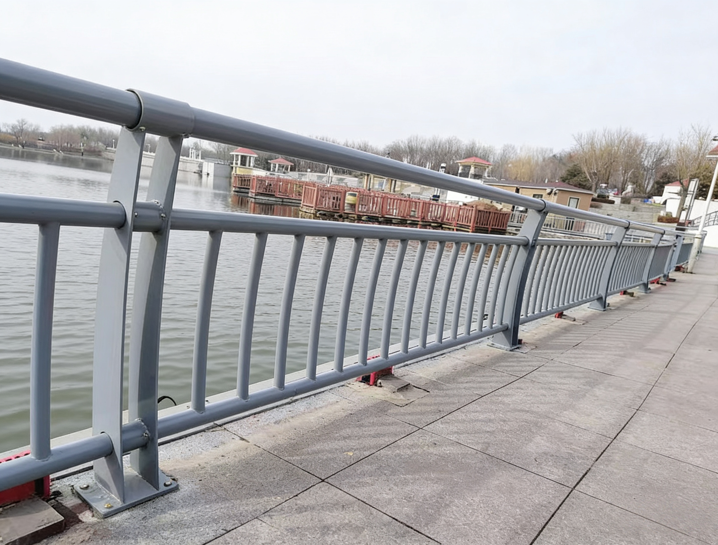 山东鑫泓通护栏有限公司生产车间